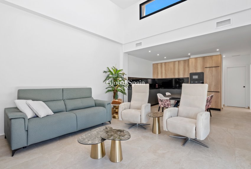 Resale - 6. Detached villa -
DAYA NUEVA - Costa Blanca South