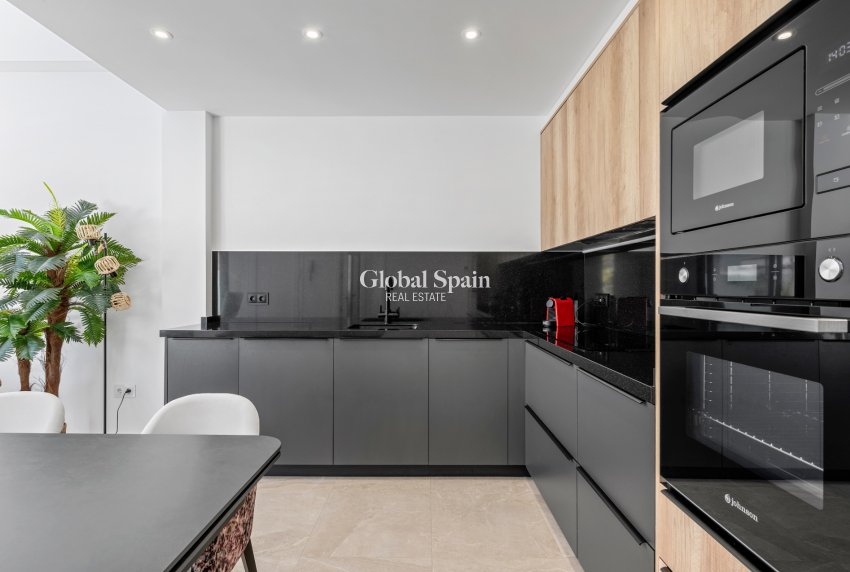 Resale - 6. Detached villa -
DAYA NUEVA - Costa Blanca South