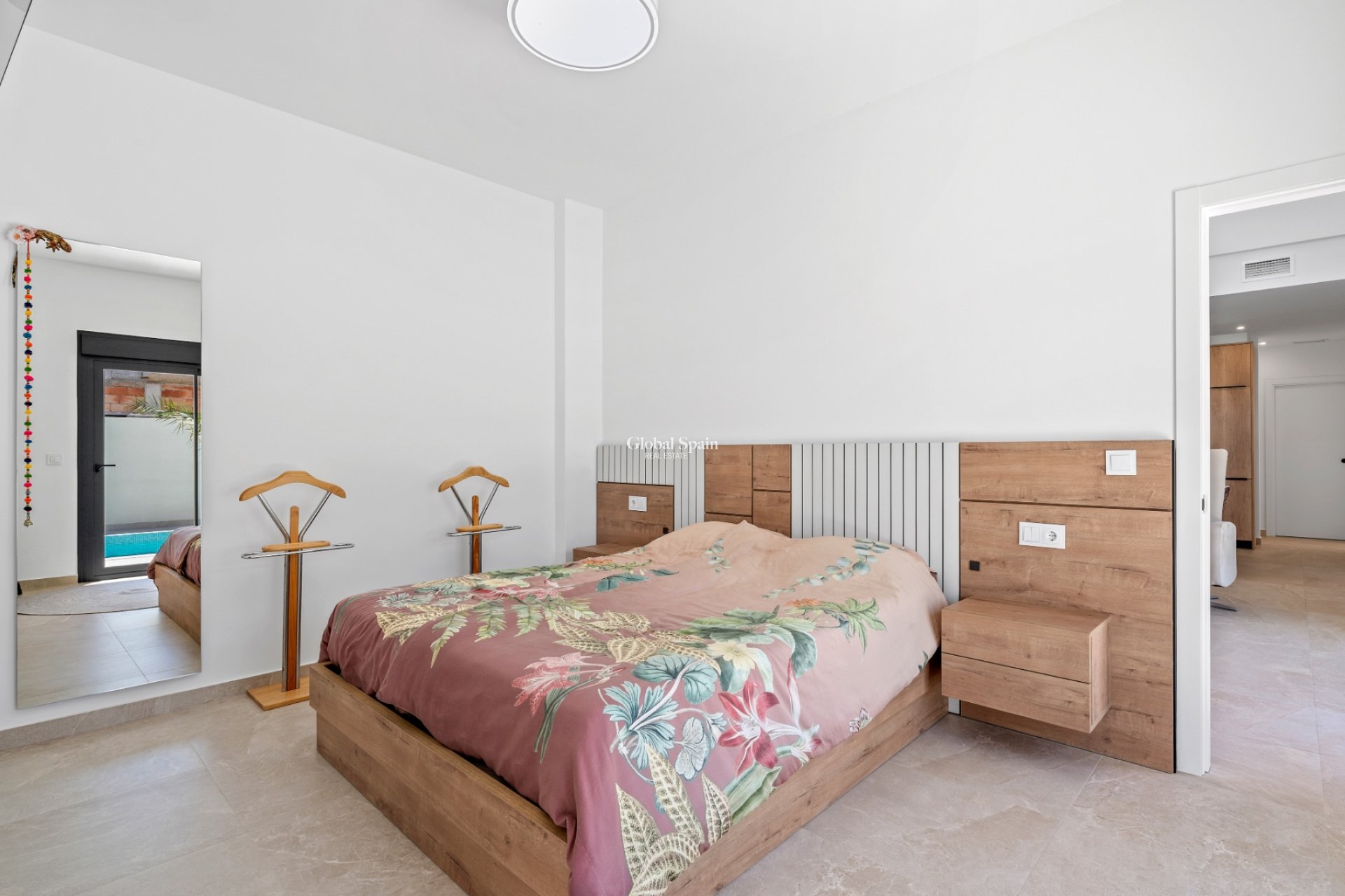 Resale - 6. Detached villa -
DAYA NUEVA - Costa Blanca South
