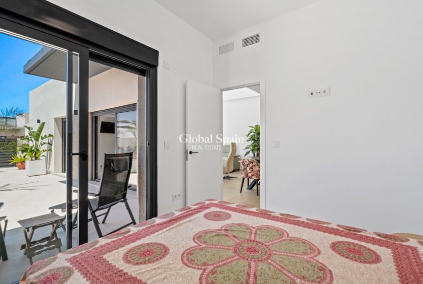 Resale - 6. Detached villa -
DAYA NUEVA - Costa Blanca South
