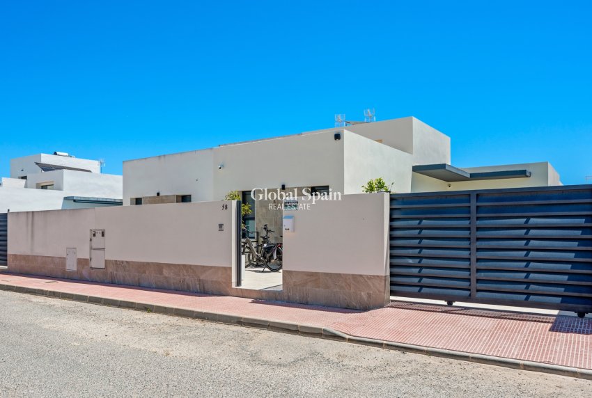 Resale - 6. Detached villa -
DAYA NUEVA - Costa Blanca South