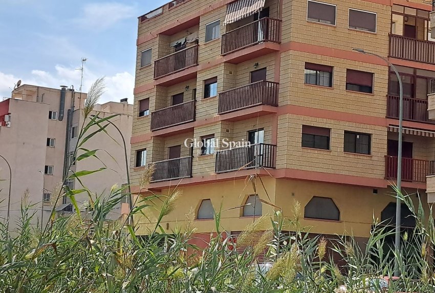 Resale - Apartment -
ALBATERA