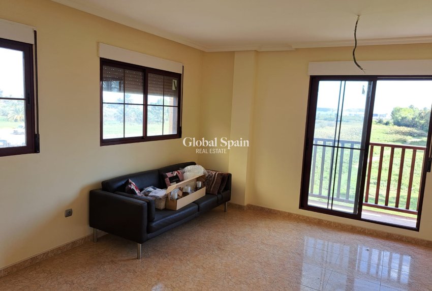 Resale - Apartment -
ALBATERA