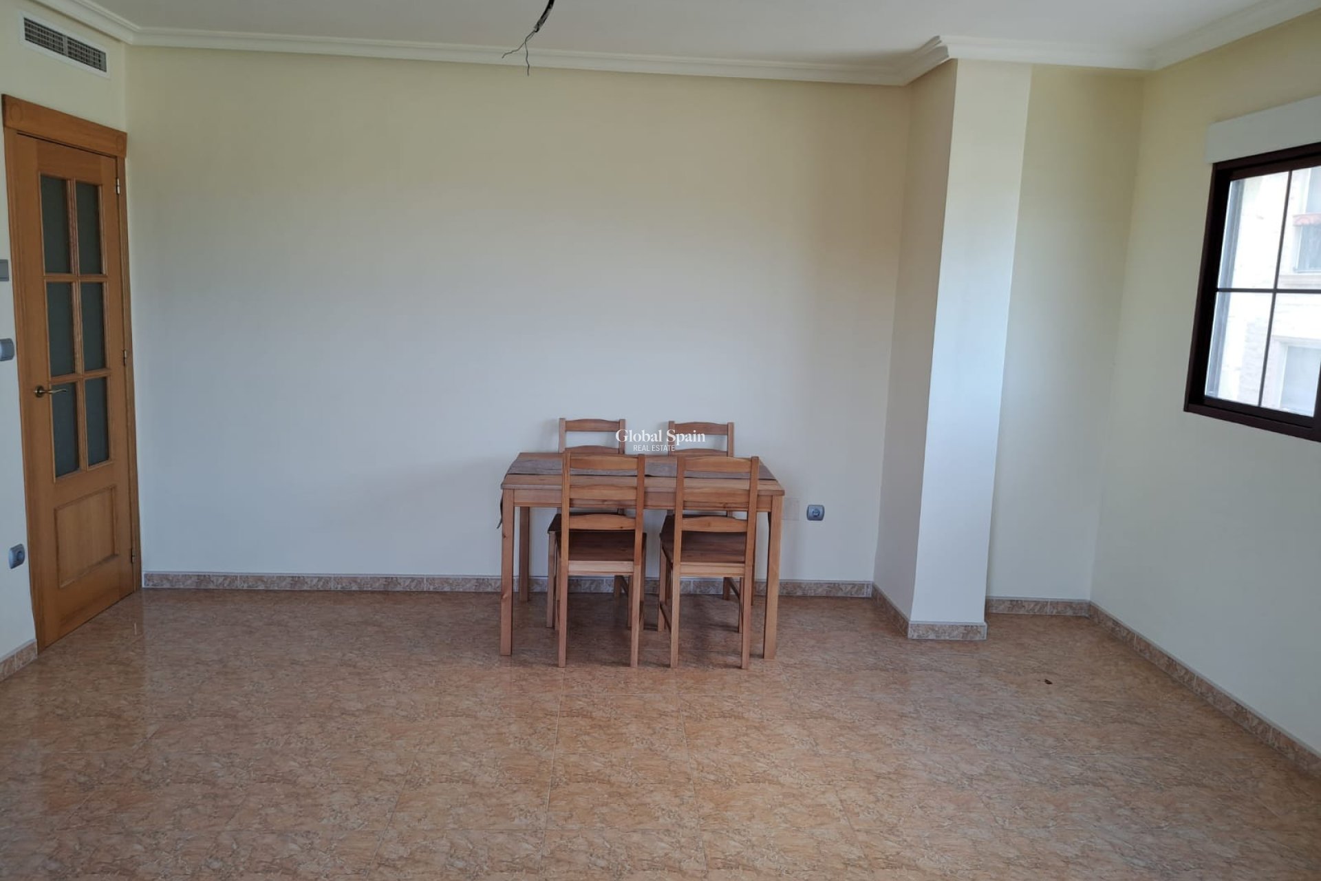 Resale - Apartment -
ALBATERA