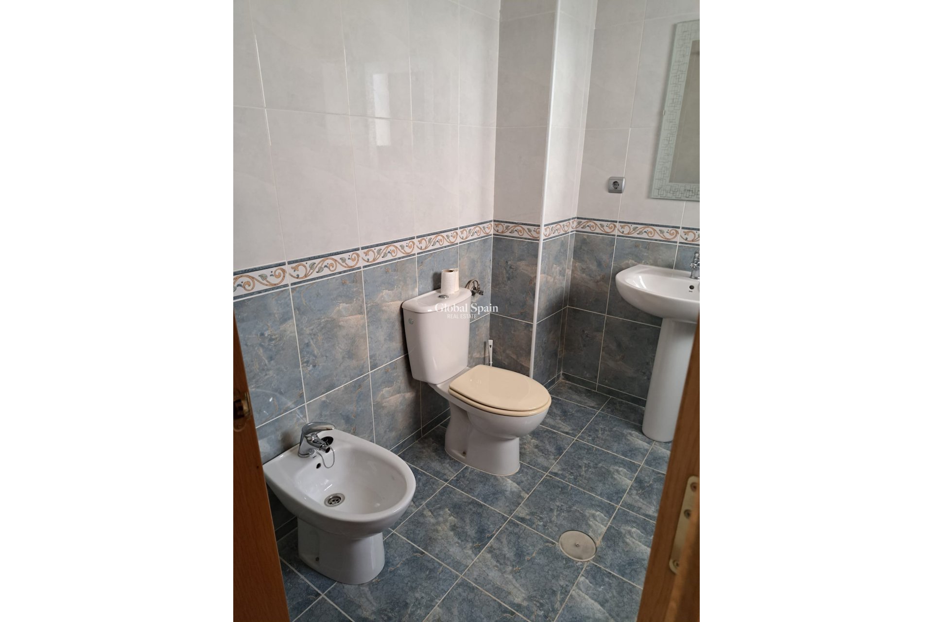 Resale - Apartment -
ALBATERA