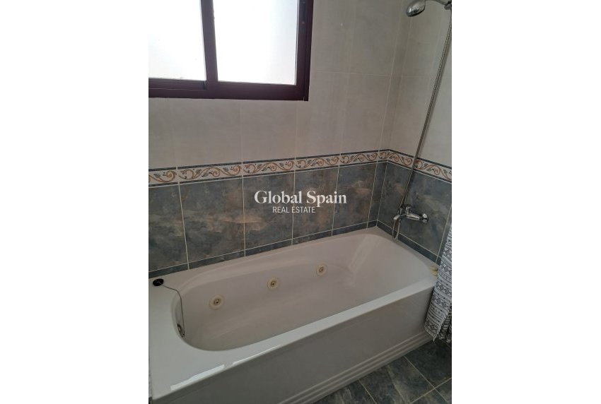 Resale - Apartment -
ALBATERA