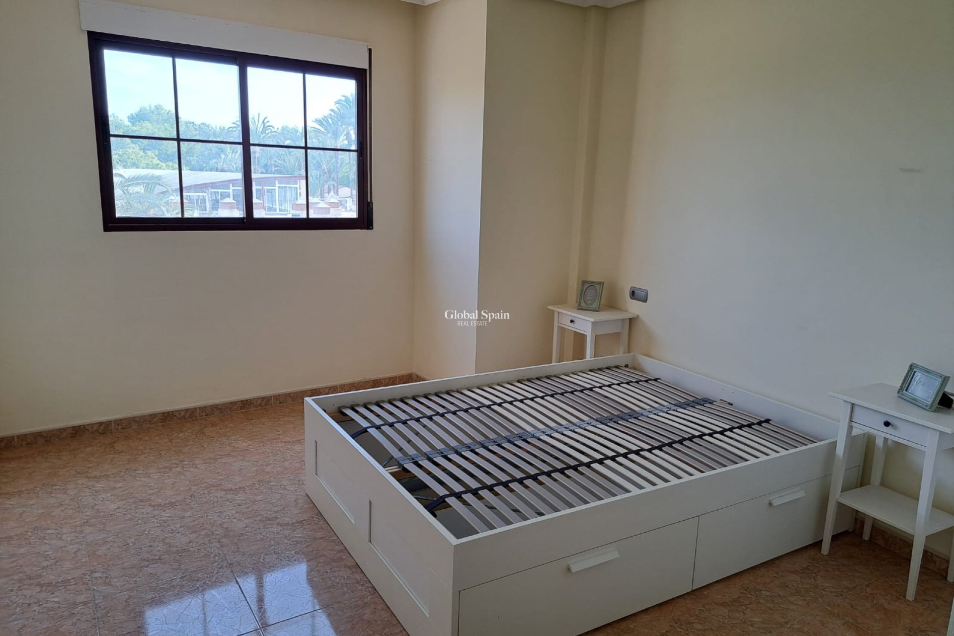 Resale - Apartment -
ALBATERA