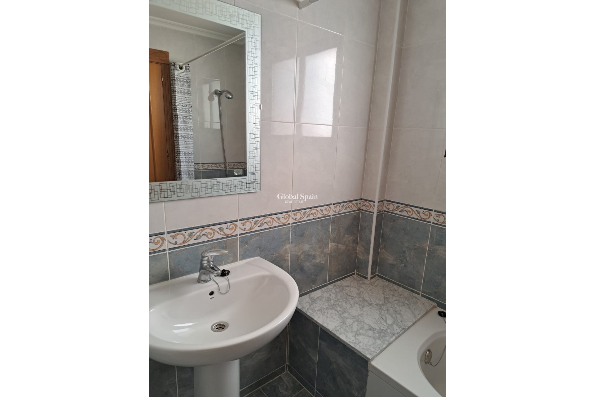 Resale - Apartment -
ALBATERA