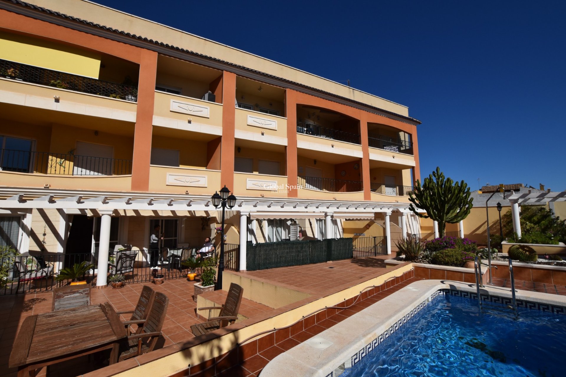 Resale - APARTMENT -
ALGORFA - Inland