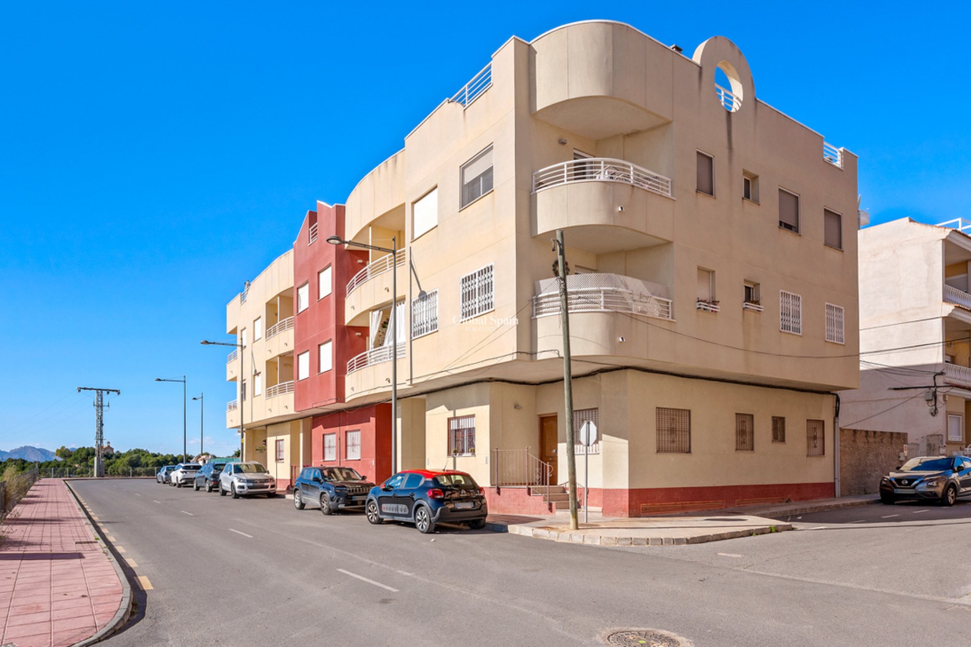 Resale - APARTMENT -
ALGORFA - Inland