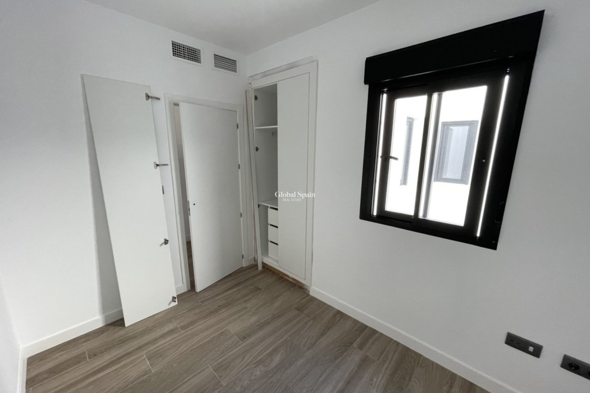 Resale - APARTMENT -
ALGORFA - Inland