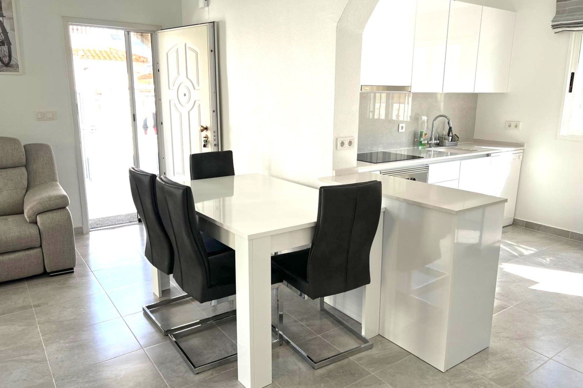 Resale - APARTMENT -
ALGORFA - Inland