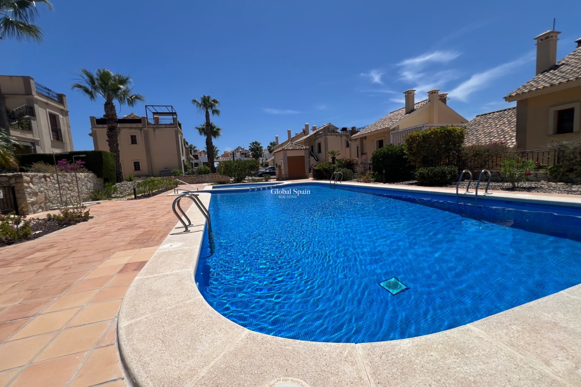 Resale - APARTMENT -
ALGORFA - Inland