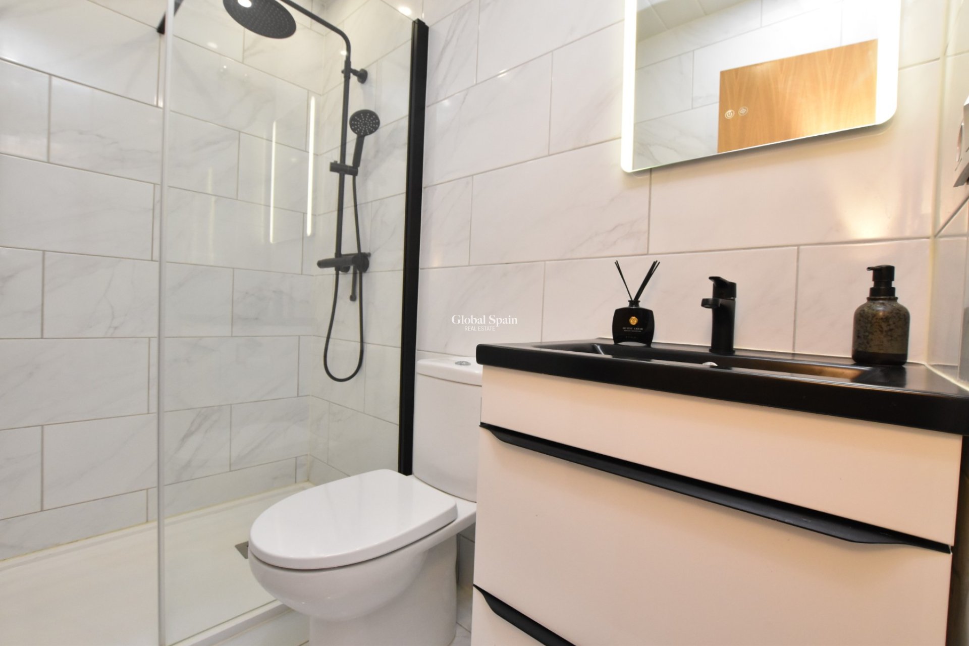 Resale - APARTMENT -
ALGORFA - Inland
