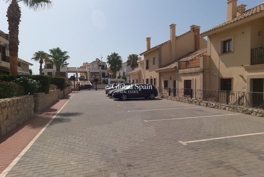 Resale - APARTMENT -
ALGORFA - LA FINCA GOLF / ALGORFA