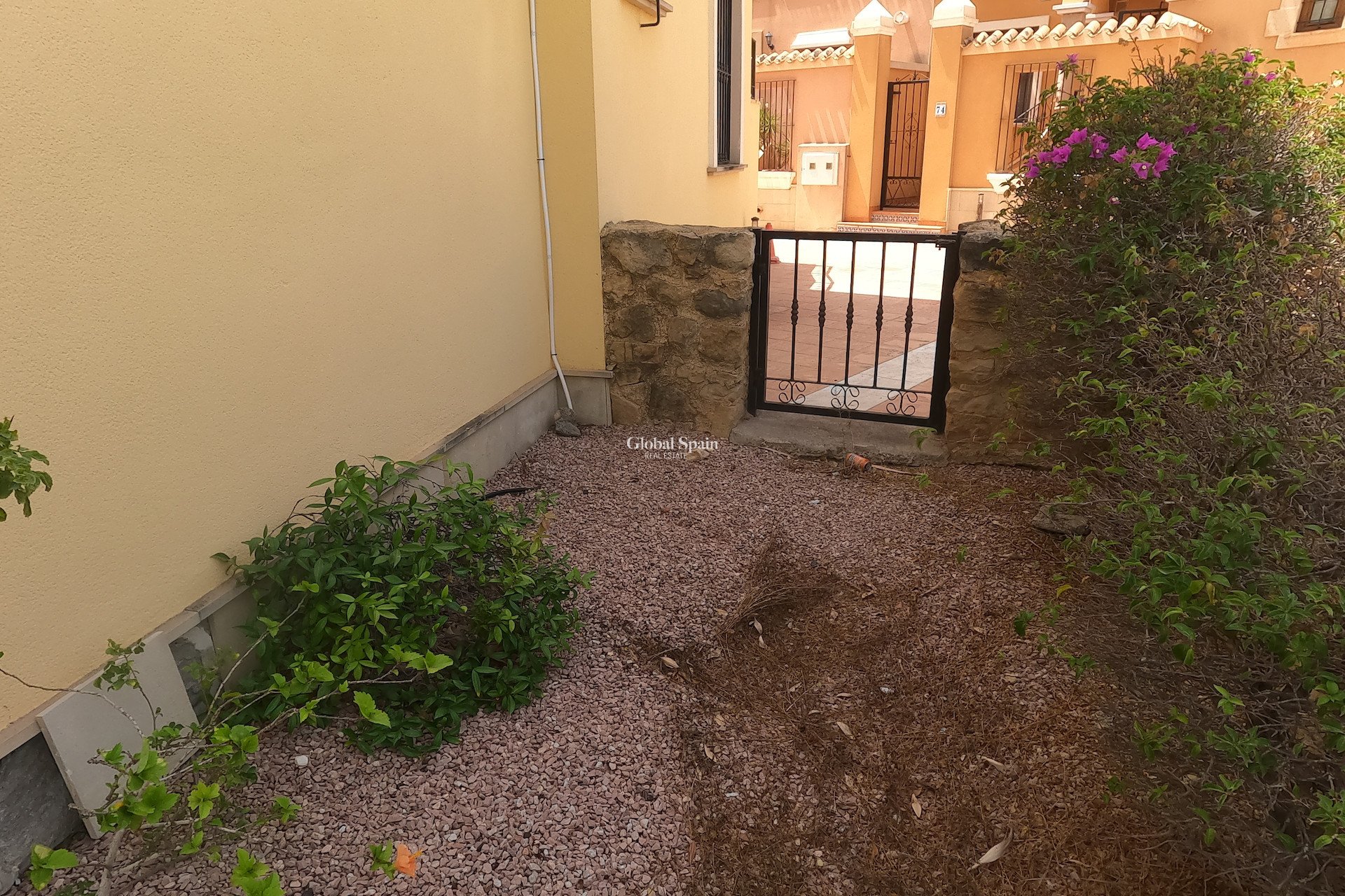 Resale - APARTMENT -
ALGORFA - LA FINCA GOLF / ALGORFA