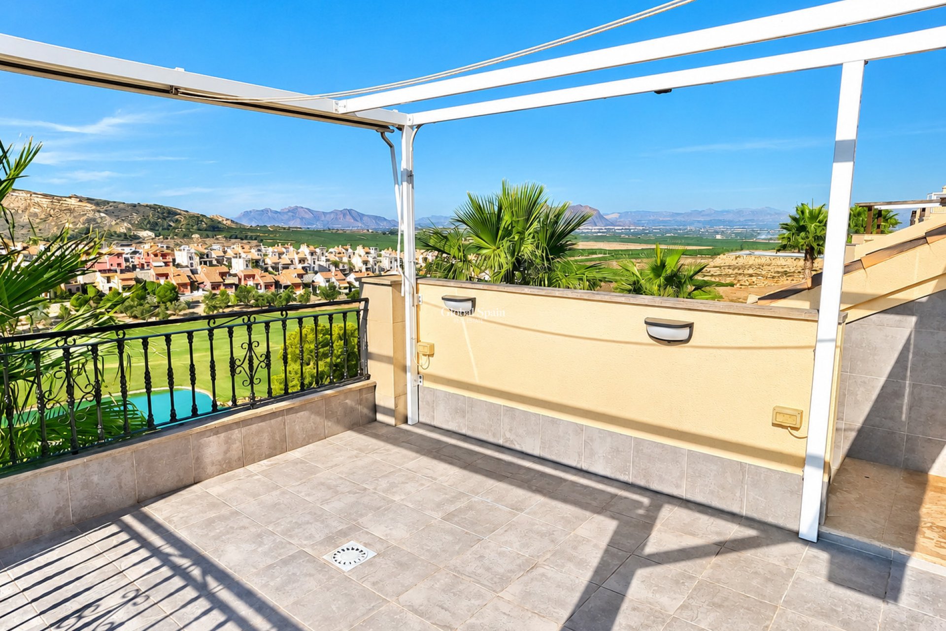Resale - APARTMENT -
ALGORFA - LA FINCA GOLF / ALGORFA