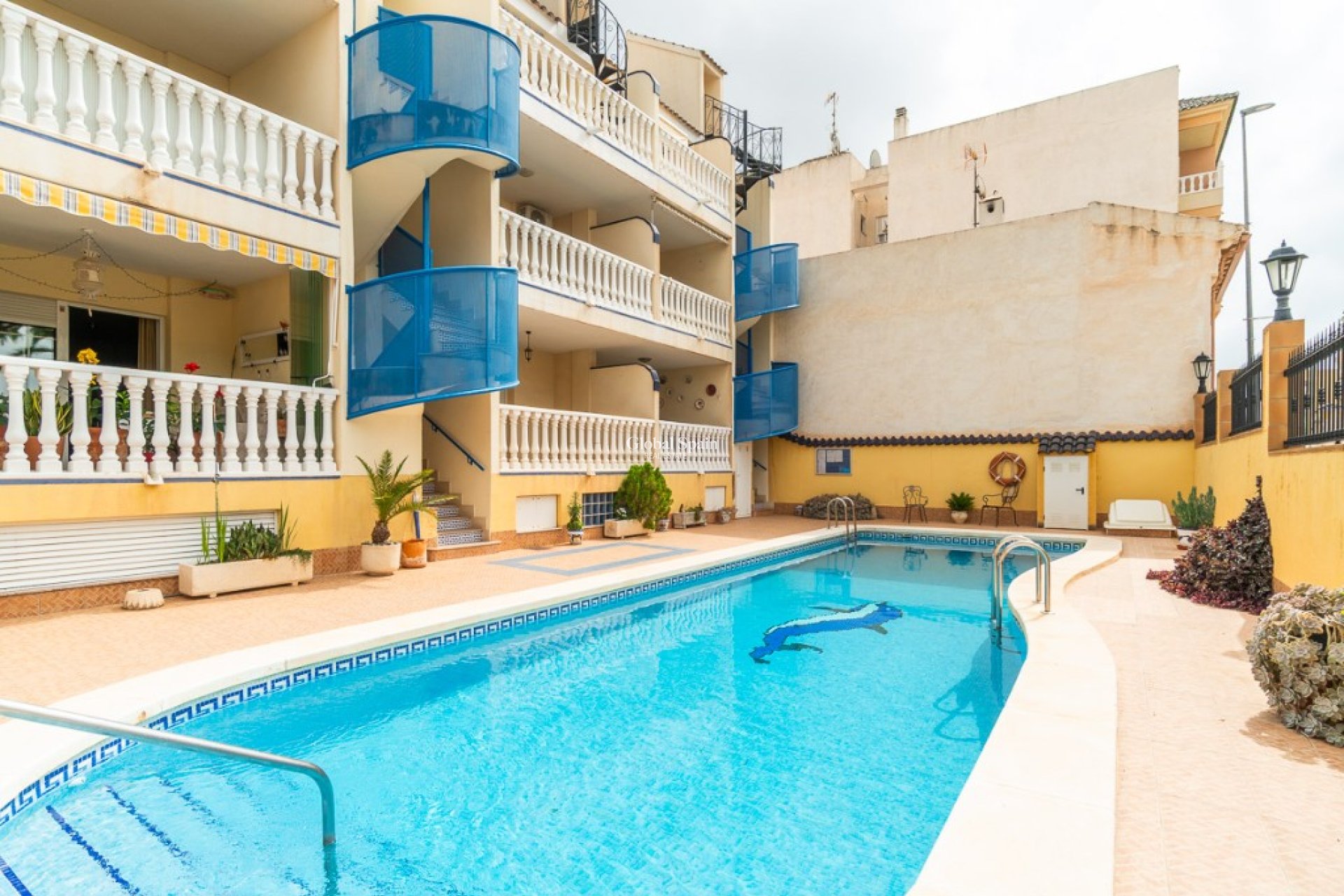 Resale - Apartment -
ALGORFA