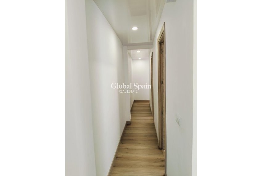 Resale - APARTMENT -
ALICANTE - Altozano