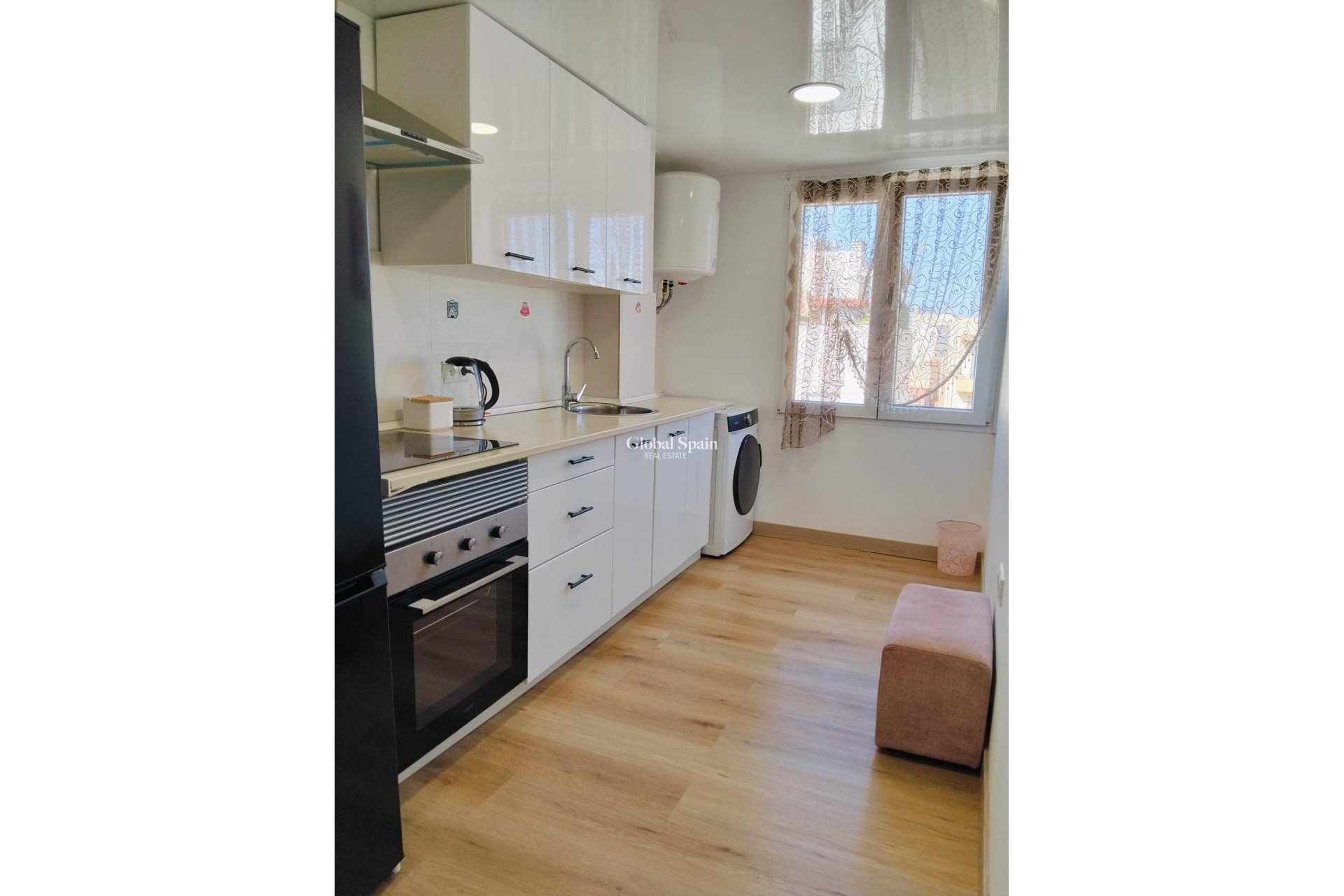 Resale - APARTMENT -
ALICANTE - Altozano