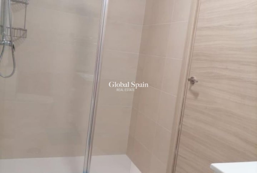 Resale - APARTMENT -
ALICANTE - Altozano