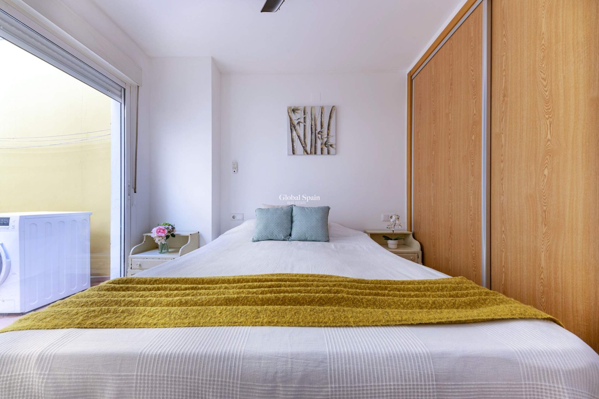 Resale - APARTMENT -
ALICANTE - CAROLINAS