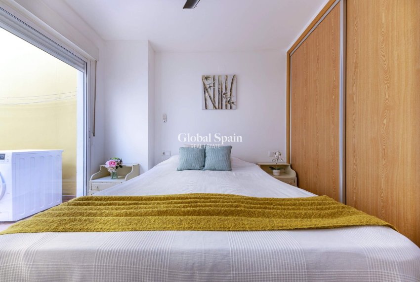 Resale - APARTMENT -
ALICANTE - CAROLINAS