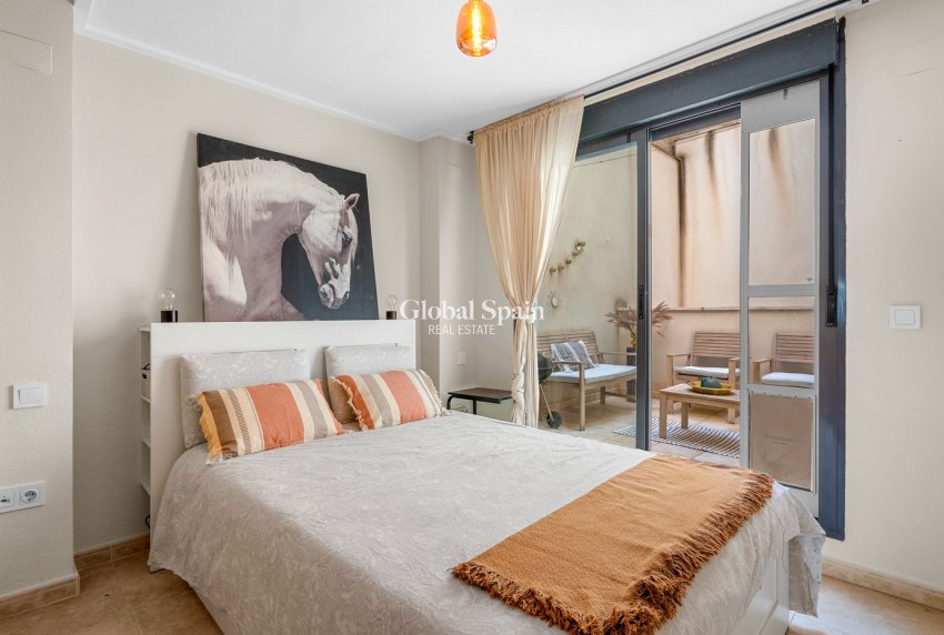 Resale - APARTMENT -
ALICANTE - CAROLINAS