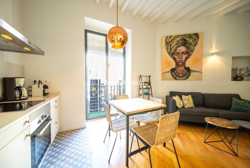 Resale - APARTMENT -
ALICANTE - Centro