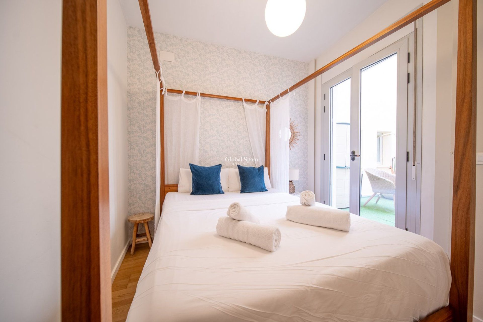 Resale - APARTMENT -
ALICANTE - Centro