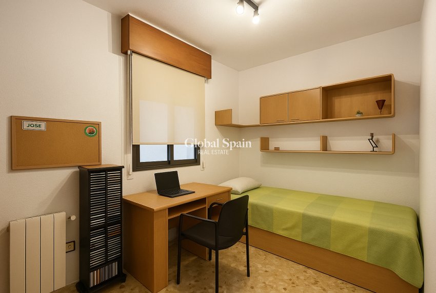 Resale - APARTMENT -
ALICANTE - Centro