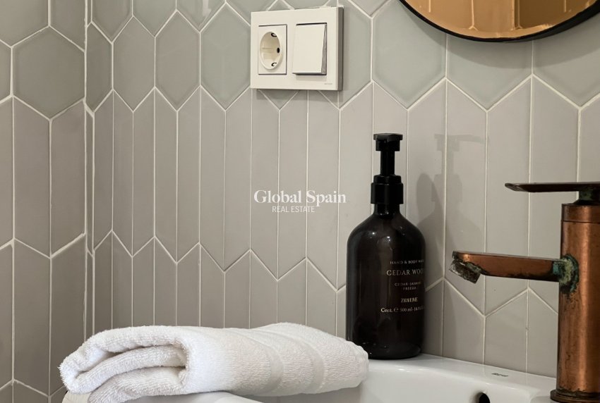 Resale - APARTMENT -
ALICANTE - Costa Blanca