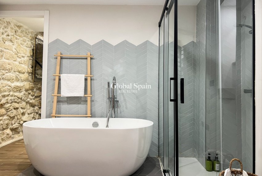 Resale - APARTMENT -
ALICANTE - Costa Blanca