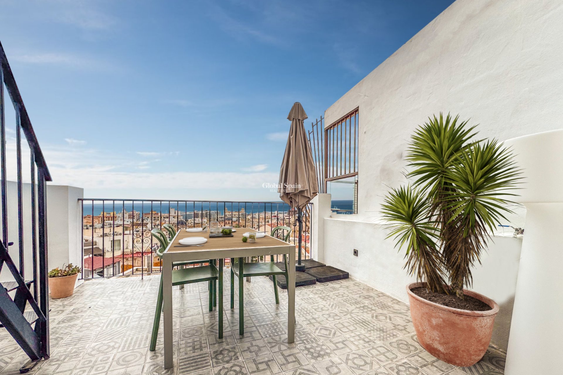 Resale - APARTMENT -
ALICANTE - Costa Blanca