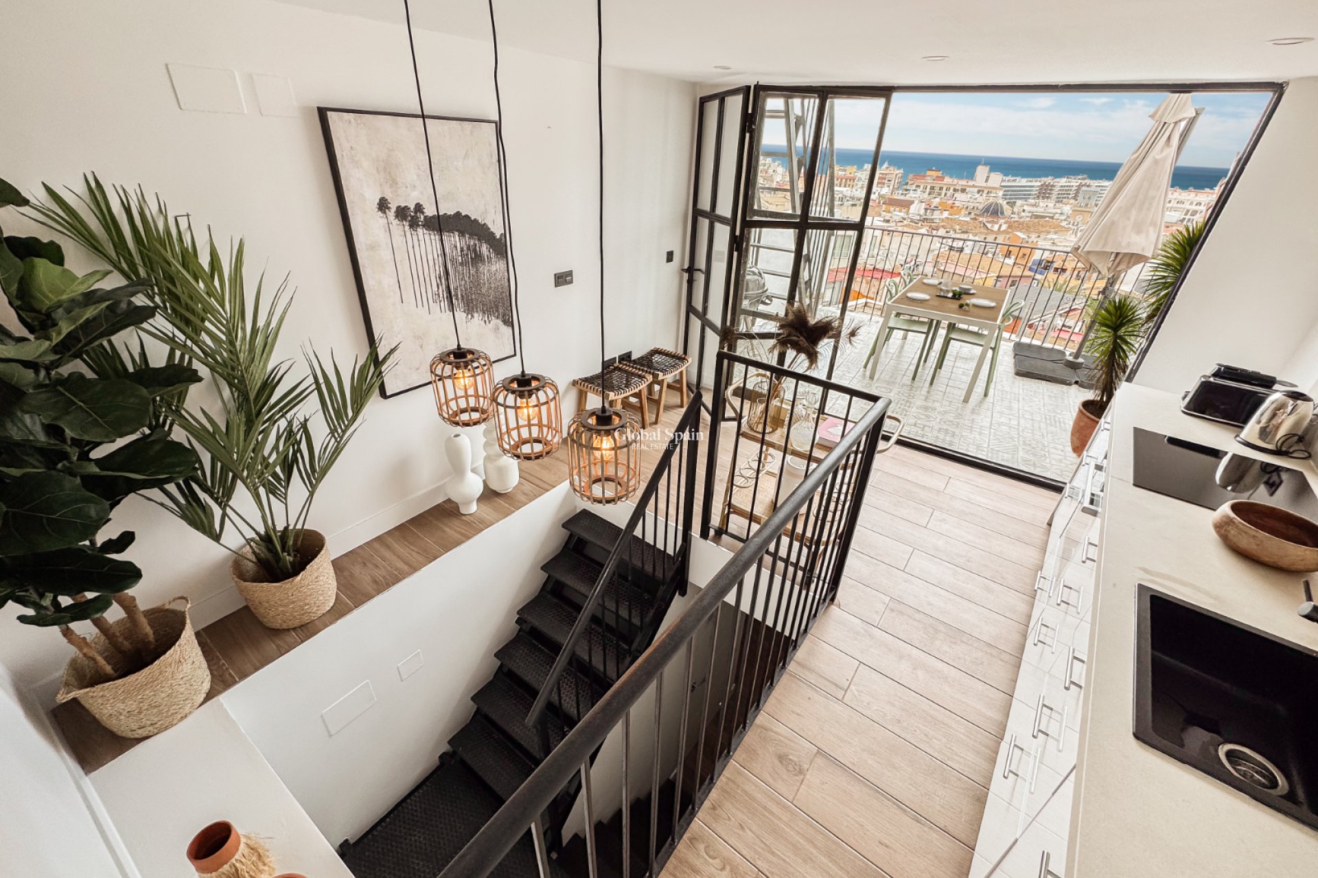 Resale - APARTMENT -
ALICANTE - Costa Blanca