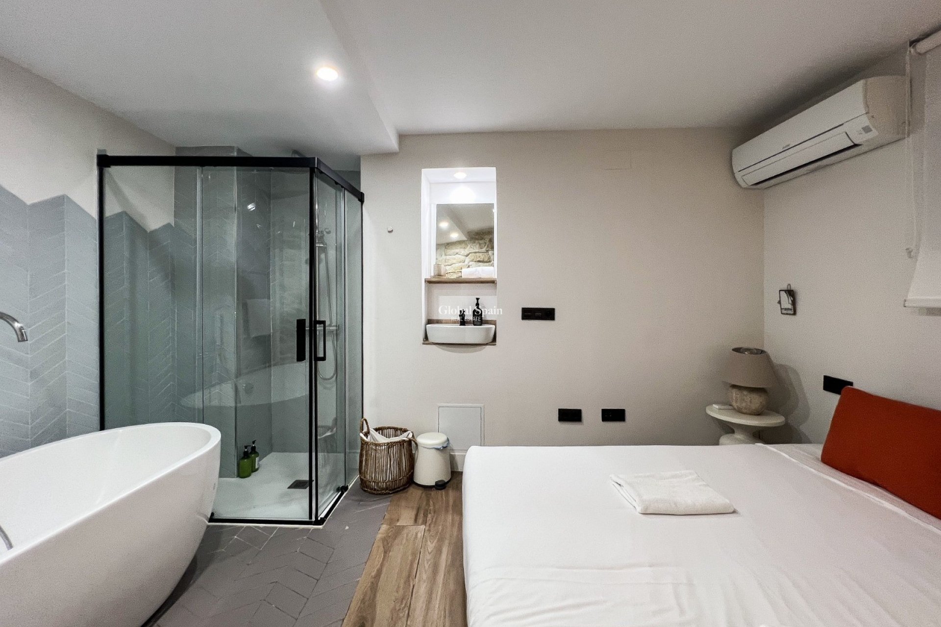 Resale - APARTMENT -
ALICANTE - Costa Blanca