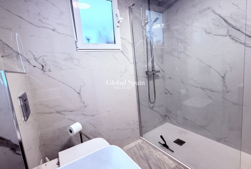 Resale - APARTMENT -
ALICANTE - Costa Blanca