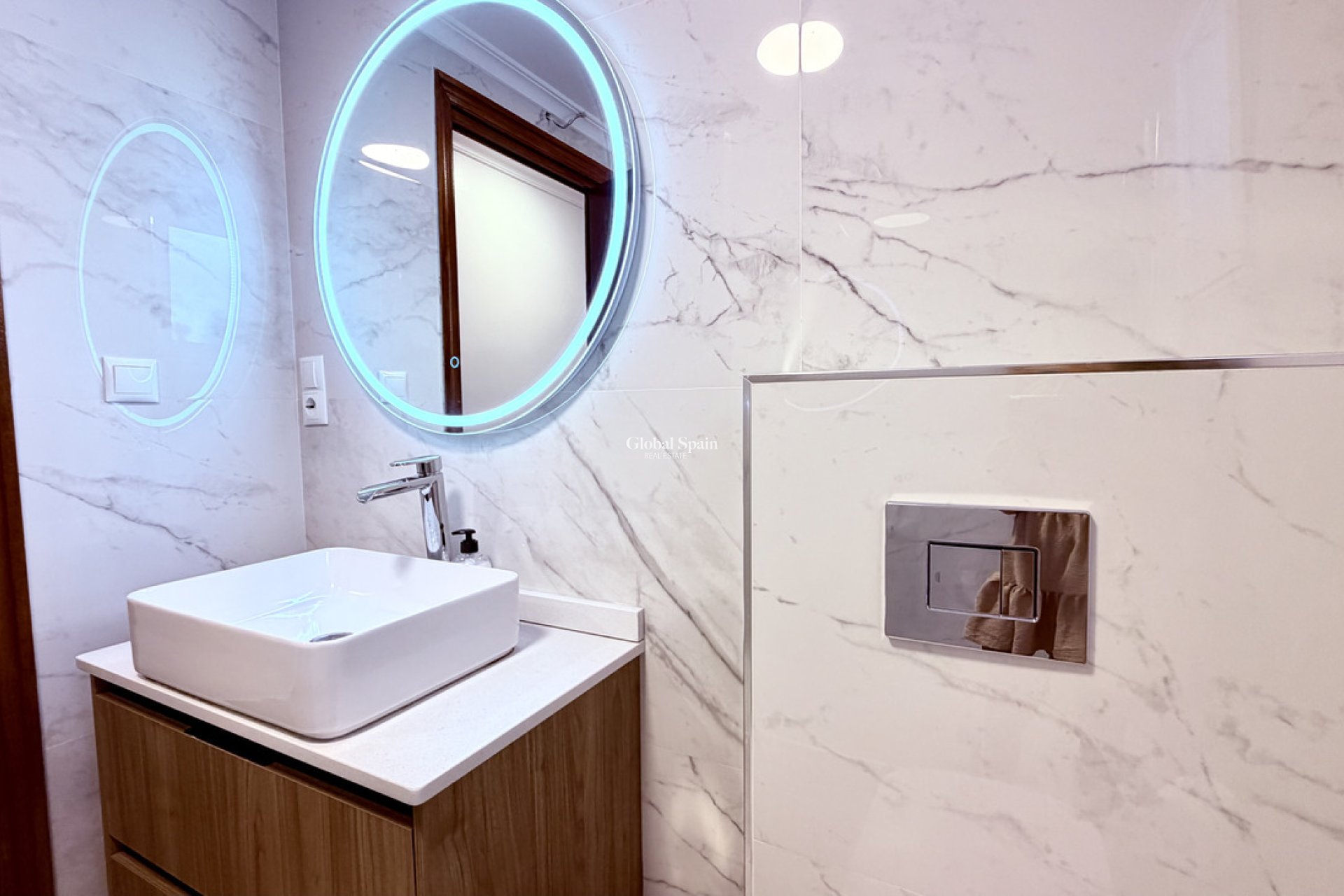 Resale - APARTMENT -
ALICANTE - Costa Blanca