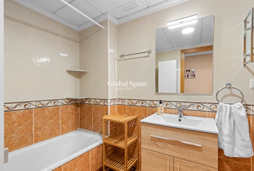 Resale - Apartment -
ALICANTE - El Campello