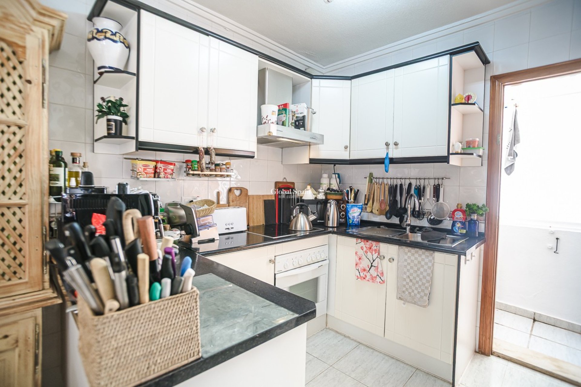 Resale - APARTMENT -
ALICANTE - La Florida
