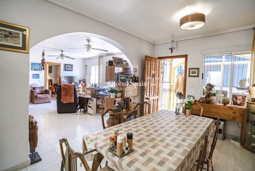 Resale - APARTMENT -
ALICANTE - La Florida