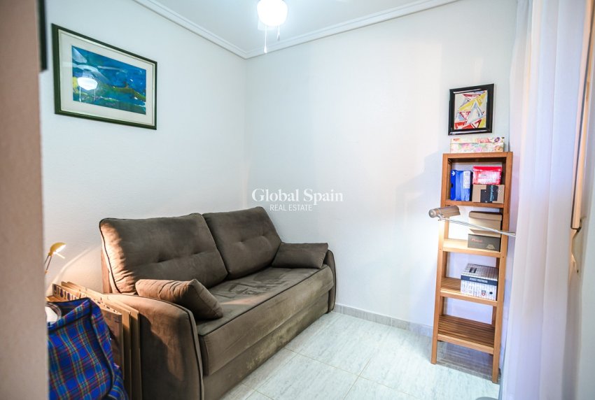 Resale - APARTMENT -
ALICANTE - La Florida