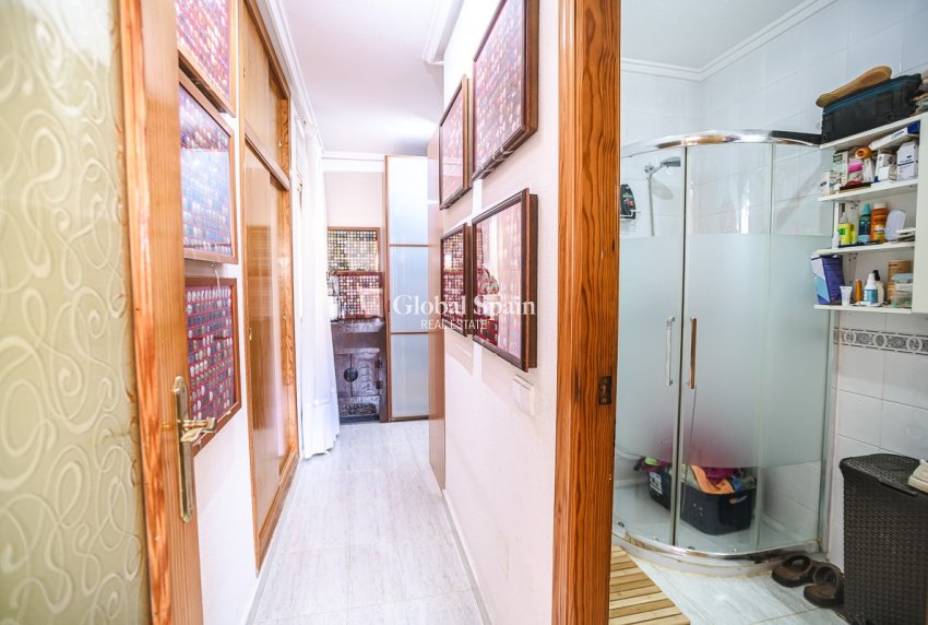 Resale - APARTMENT -
ALICANTE - La Florida