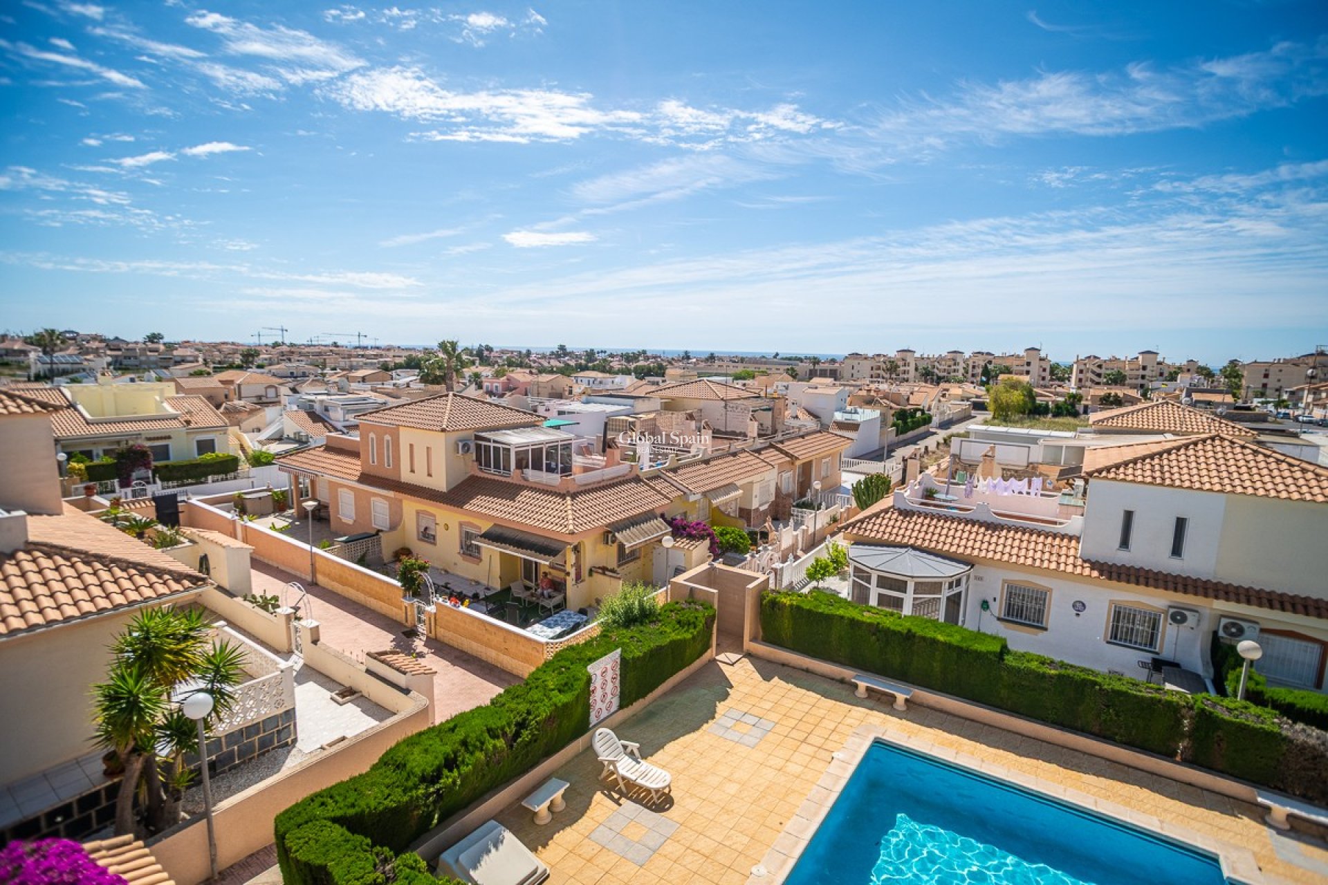 Resale - APARTMENT -
ALICANTE - La Florida