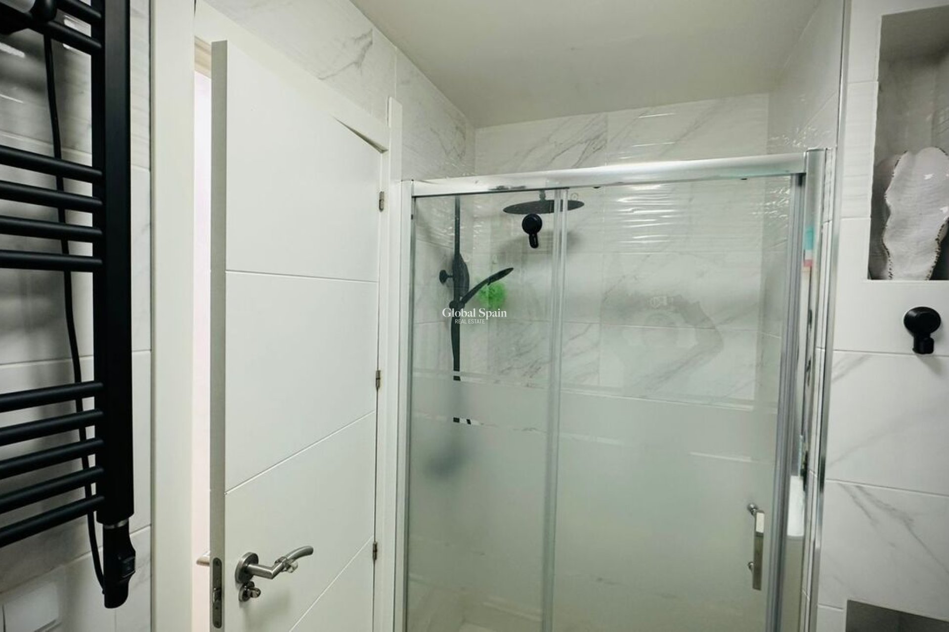 Resale - APARTMENT -
ALICANTE - Las Viñas