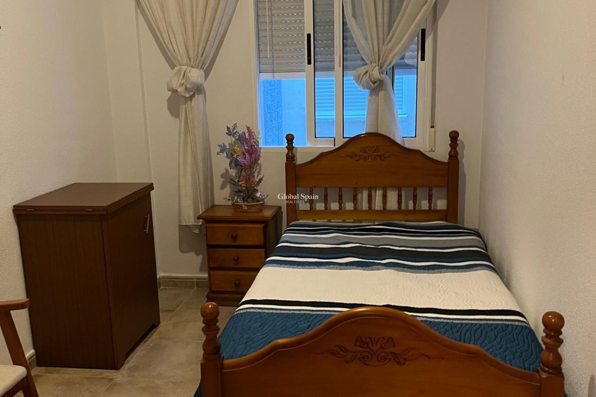 Resale - APARTMENT -
ALMORADÍ - Centro Urbano 2