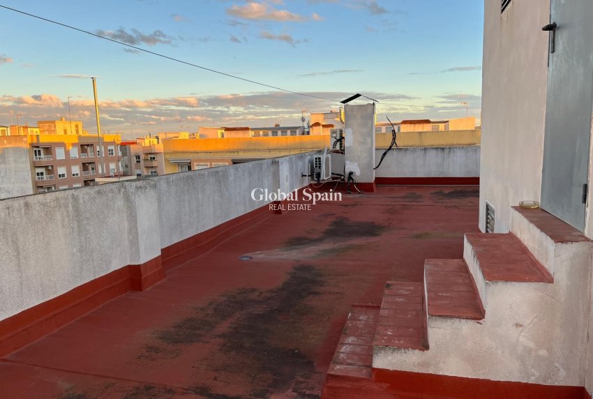 Resale - APARTMENT -
ALMORADÍ - Centro Urbano 2