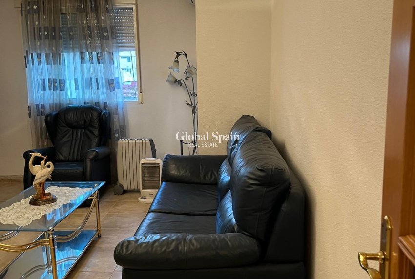 Resale - APARTMENT -
ALMORADÍ - Centro Urbano 2