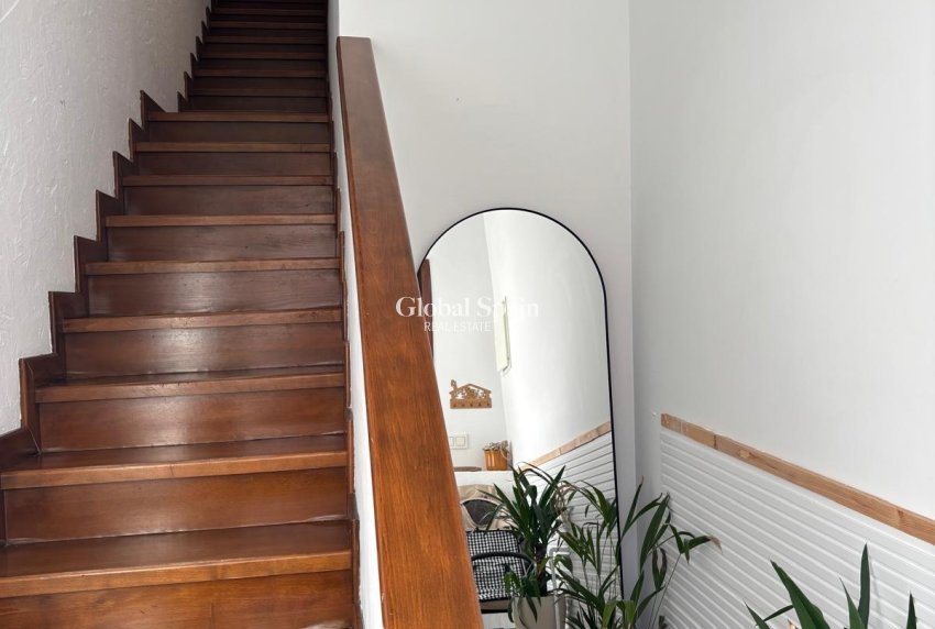 Resale - APARTMENT -
ALMORADÍ - Centro Urbano 2