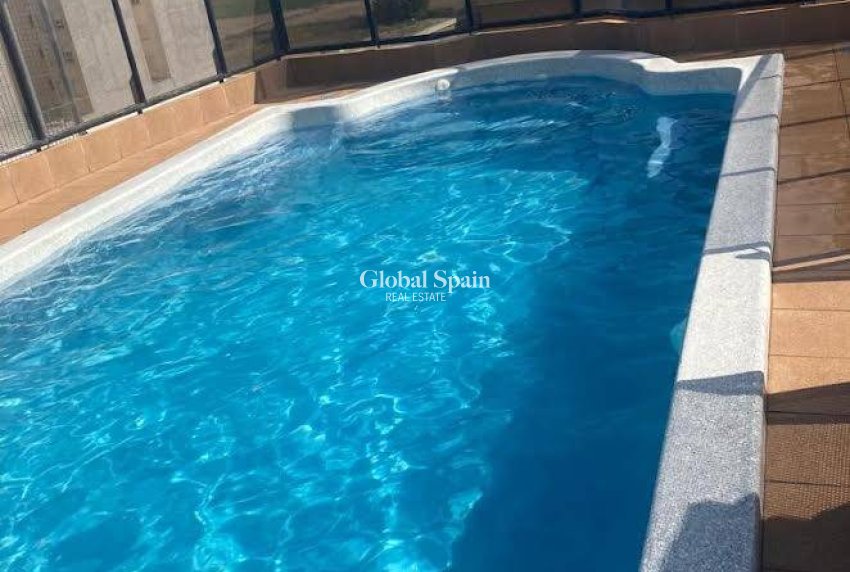 Resale - APARTMENT -
ALMORADÍ - Colegio Canales Y Martinez